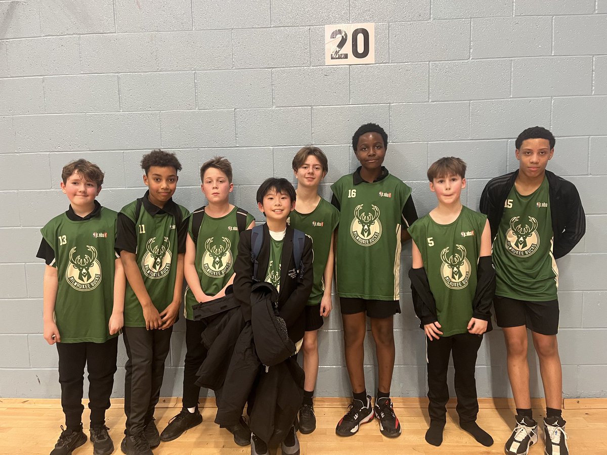 RSch_PE's tweet photo. Well done to our Year 7 basketball team yesterday! 3 wins from 4 games. Great to see so many schools and students attending. Thanks @Carr_Manor_PE for hosting! #ballers @RSch_class2029 https://t.co/gOGCMGCUOi