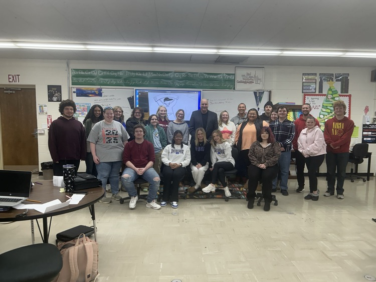 mercer_schools's tweet image. Mr. Toman met with the MCTEC “Grow Your Own” students and their instructor, Mr. Les Farmer. These future teachers had lots of questions and suggestions for the superintendent. We can’t wait until they’re employed by Mercer County Schools. #FutureEducators
