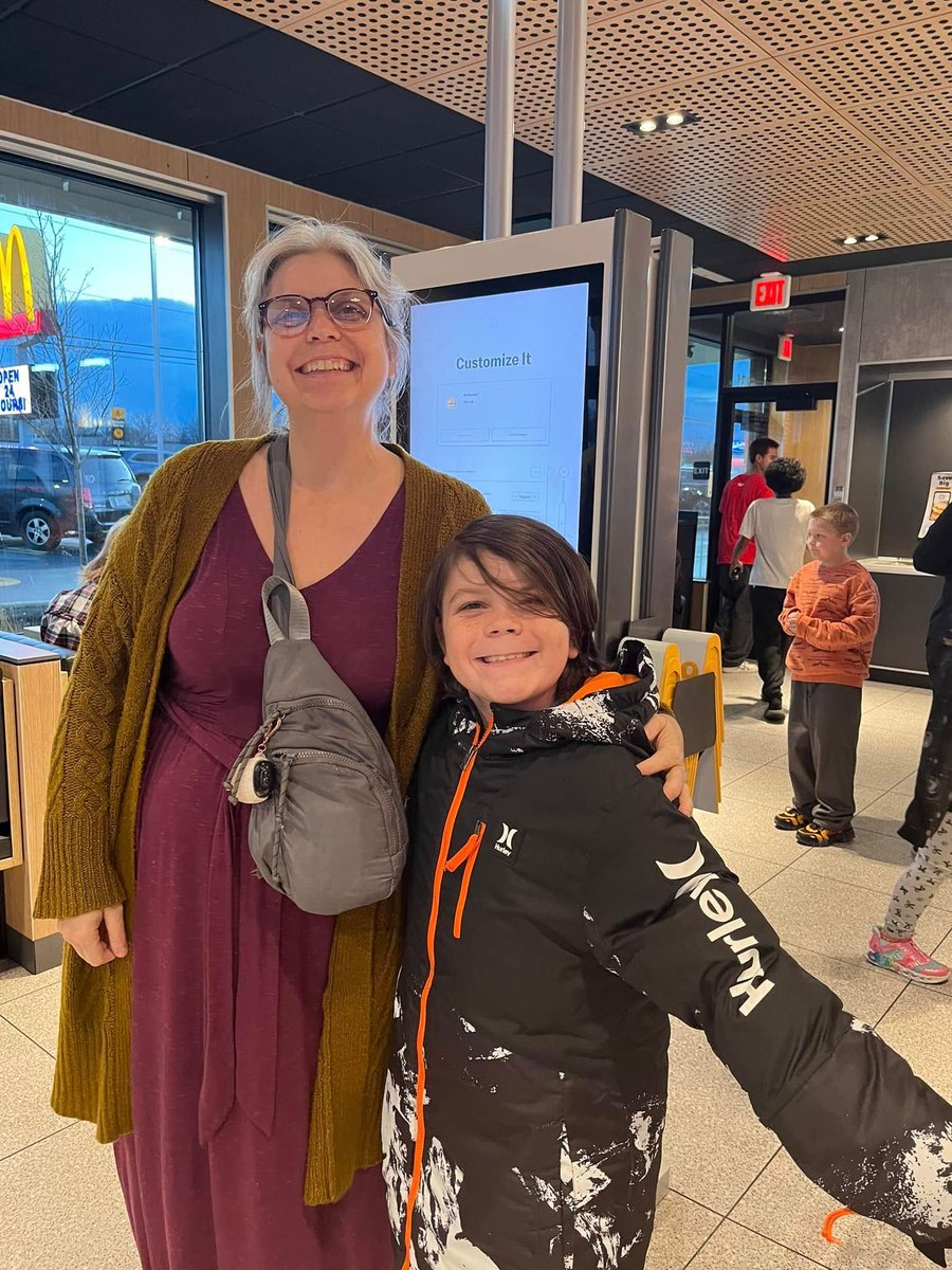 FWCommSchools's tweet photo. Staff at the school also keep parents connected through newsletters, progress reports and parent square messages.
"Great communication begins with connection."
#MeetTheMagnets #Croninger #Communication (2/2) https://t.co/jhoYkKOeuI