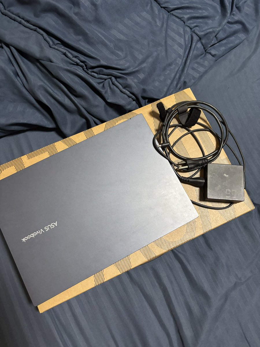 kfntp_'s tweet photo. ส่งต่อครับ โน๊ตบุ๊คทำงาน Asus Vivobook 16X X1603ZA (ปี2022) core i5 gen12 อัพแรมเป็น 16 gb แล้ว Windows 11 Home + Office Home &amp; Student สภาพประมาณ 95%
🖇️ ขายในราคา 12000 (จากราคาเต็ม  24990 บาท) สอบถามเพิ่มเติมได้คับ

#ส่งต่อโน๊ตบุ๊ค #ส่งต่อ #ส่งต่อasus #โน๊ตบุ๊คมือสอง https://t.co/n24l40x07q