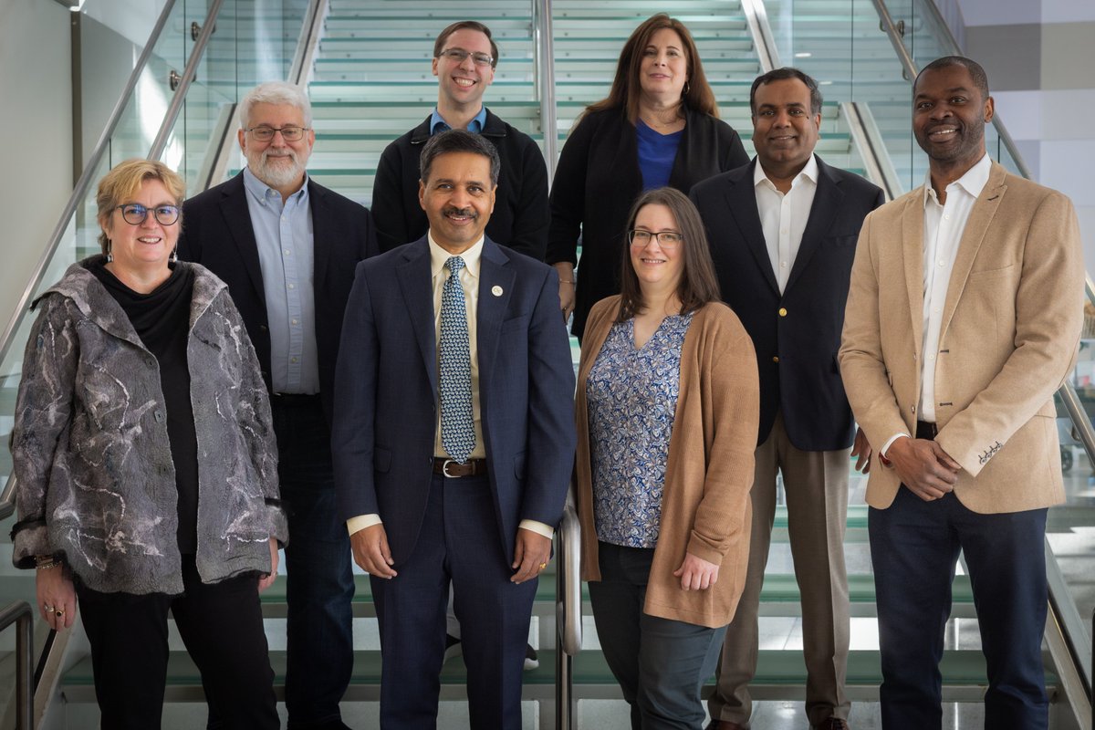 CSE's Srinivas Aluru and Elizabeth Cherry have been appointed associate deans of the College of Computing! 

Their selection marks the first time School of CSE faculty have served as associate deans for the College! Congrats, Srinivas and Elizabeth! 🥳

🔗cc.gatech.edu/news/new-team-…