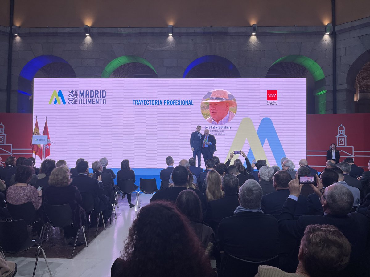 #PremiosMadridAlimenta24 🏆

Categoría Trayectoria Profesional 

Ganador:
José Cabrera, Gerente General de <a href="/HuertaCarabana/">Huerta de Carabaña</a> 

Entrega el Premio <a href="/CarlosNovilloPi/">Carlos Novillo Piris</a> , de la <a href="/ComunidadMadrid/">Comunidad de Madrid</a>