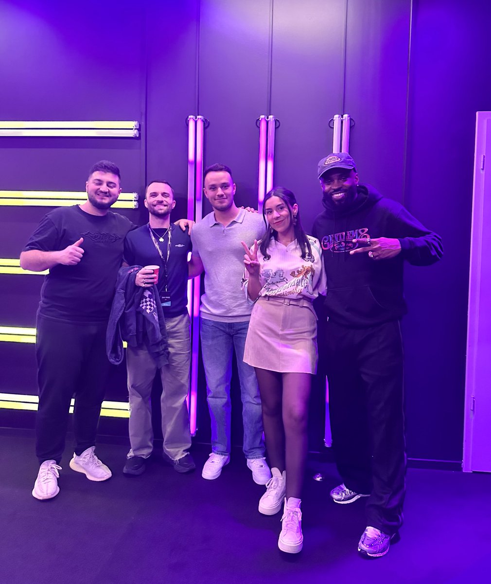ZER Lou (@louhngle) on Twitter photo premiers pas du nouveau roster <a href="/gentlemates/">Gentle Mates</a> en VCT omg !!
(et oui, j'ai mis leur joli maillot pour supporter 🇫🇷🫶 #M8WIN ) premiers pas du nouveau roster <a href="/gentlemates/">Gentle Mates</a> en VCT omg !!
(et oui, j'ai mis leur joli maillot pour supporter 🇫🇷🫶 #M8WIN )