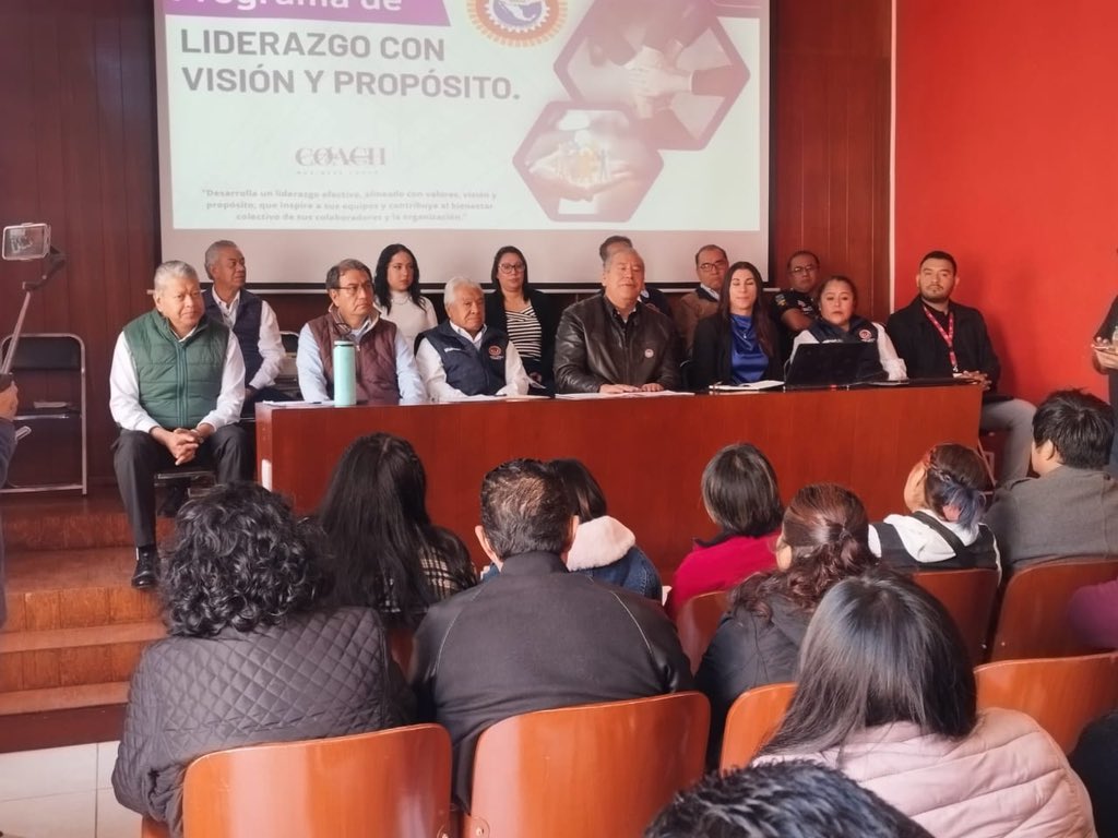En equipo mejoramos nuestra calidad de vida en la capacitación constante otorgada por la <a href="/CTMPuebla/">CTM_FTPuebla</a> y el liderazgo de <a href="/leobardosoto/">Leobardo Soto</a> quien siempre busca los mejores beneficios para las y los trabajadores en esta segunda capacitación para líderes sindicales de <a href="/WalmartMexico/">walmartmexico</a>