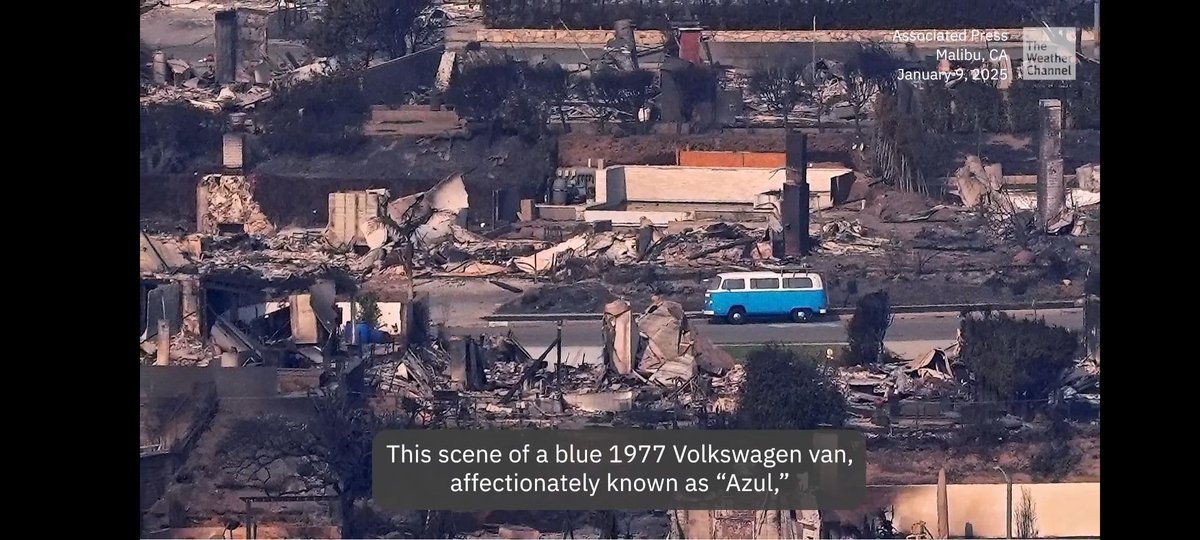 ChucktheBurns's tweet photo. @RealAlexJones This is from The Weather Channel. It feels like trolling at this point... https://t.co/aBoZ9FUXKn