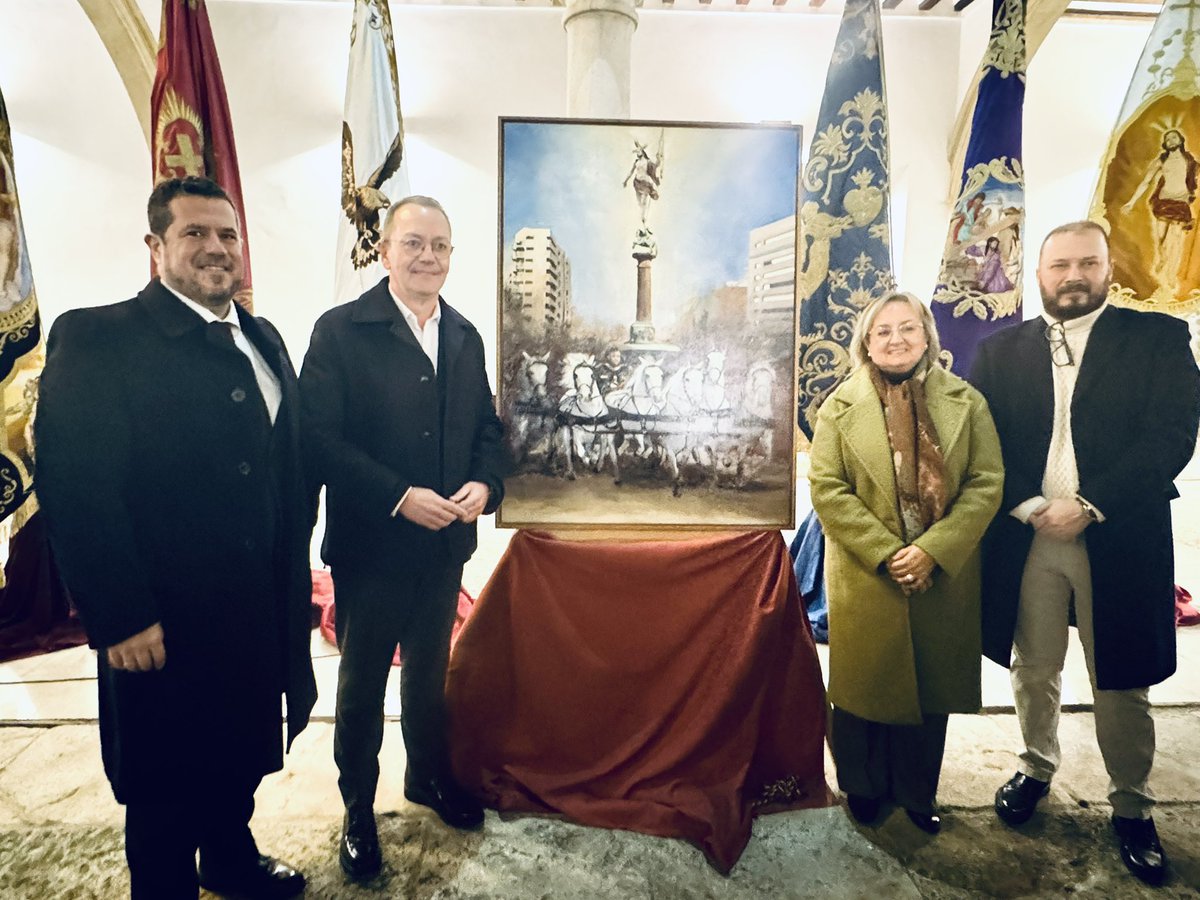 PasoBlanco_3's tweet photo. 🏳️ Está tarde hemos asistido el acto de presentación del cartel oficial de la Semana Santa de Lorca 2025, obra del pintor malagueño, Cristóbal Pérez TOVAL. https://t.co/HP2ESDOtXy