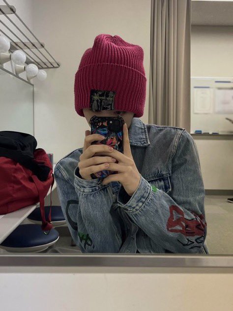 tae_cat8's tweet photo. 배경화면해놓고 남친이라 하기 좋을법한 사진들 https://t.co/YkYrkWhese