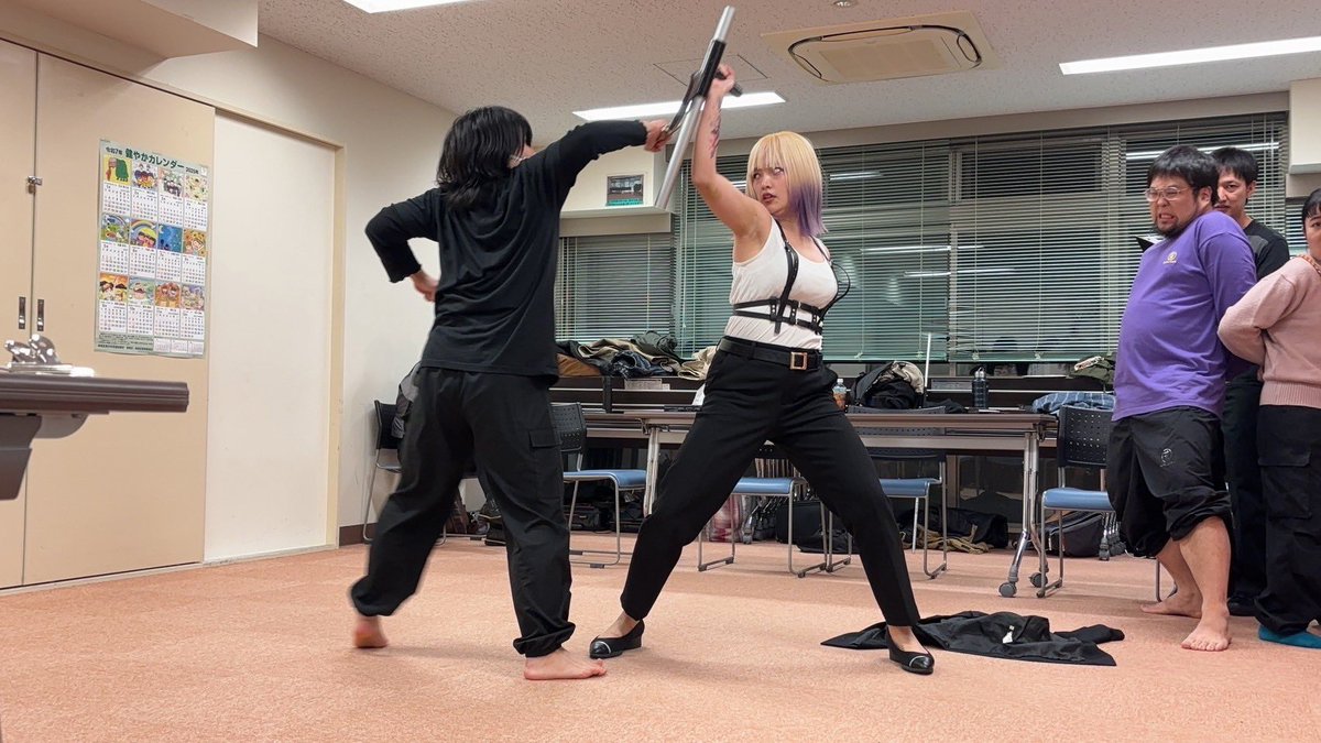 hyunk71_act's tweet photo. 続々と完売中！

今年は最初で最後の舞台出演になる可能性もあるので、
ご覧いただけると幸いです🧧

【残席情報】
22(水) 19:30 ❌
23(木) 19:30 ❌
24(金) 14:00 ⚠️残5／19:30 ⚠️
25(土) 13:00 ❌／18:00 ⚠️
26(日) 13:00 ⚠️残1／18:00 ⚠️

🎫ご予約
👉 https://t.co/h0fOdEgBuA

#かこジャン https://t.co/ZxRmr8bbbk