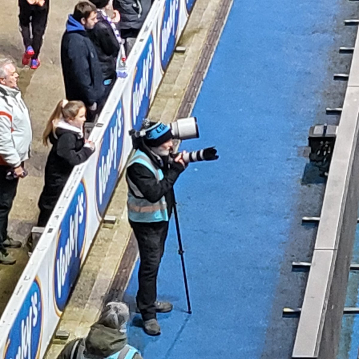SnapperNat's tweet photo. @Paulobrien101 nice to see @LSGFC getting recognised last night at Rovers 😜⚫️💙🤍 https://t.co/6iOYTAaqzT