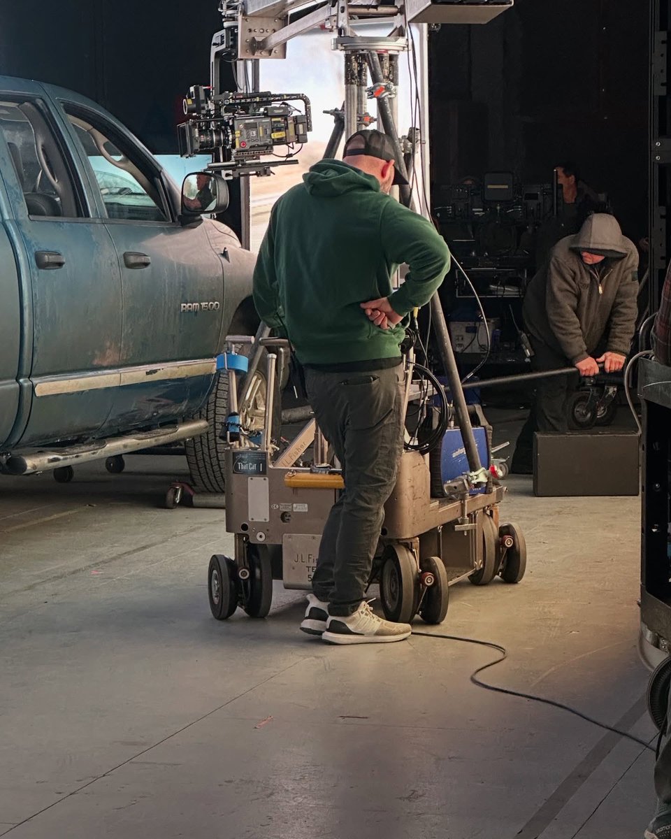 MeloniProject's tweet image. Organized Crime has wrapped Season 5! 

📸 mmeckhardt #itsawrap🎬
