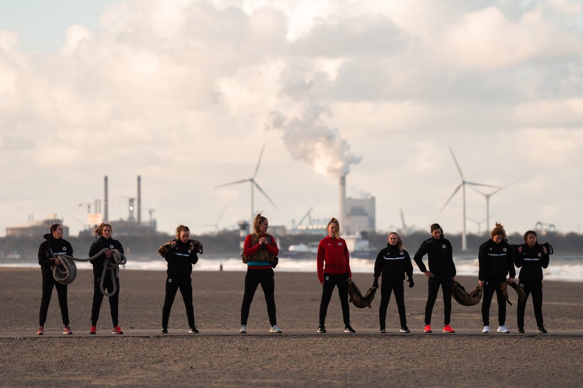 𝗠𝗲𝗻𝘁𝗮𝗹𝗲 𝘄𝗲𝗲𝗿𝗯𝗮𝗮𝗿𝗵𝗲𝗶𝗱 🧠🪖
Vorige week hebben de Excelsior Vrouwen op hun trainingskamp een bootcamp gekregen vanuit de Excelsior Academy.