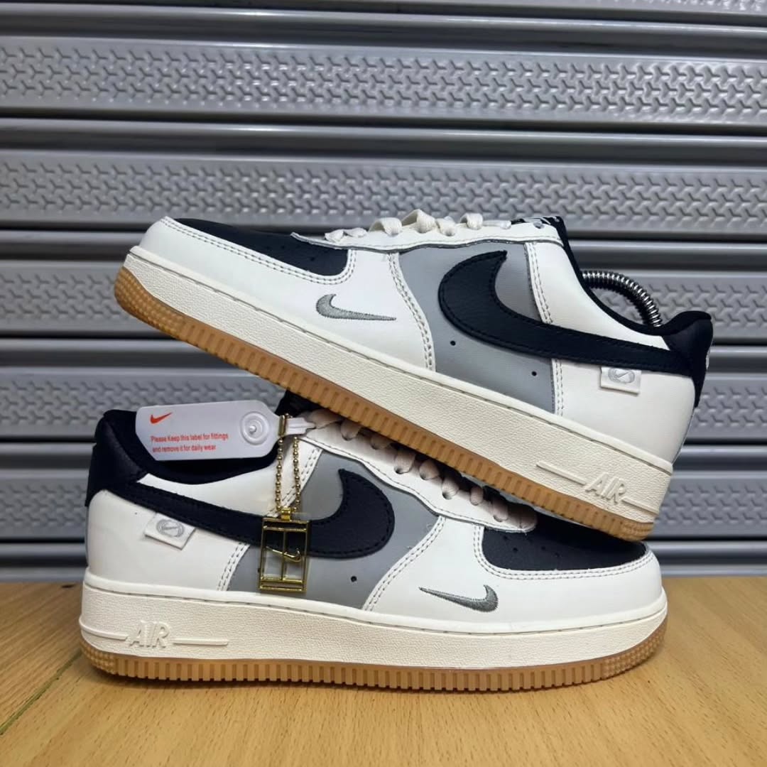 Airforce  
🛒Location : Kenya Cinema 4th Floor B2
Price : Kshs 3800
Sizes : 37 - 45 
Whatsapp or Call : 0711230687