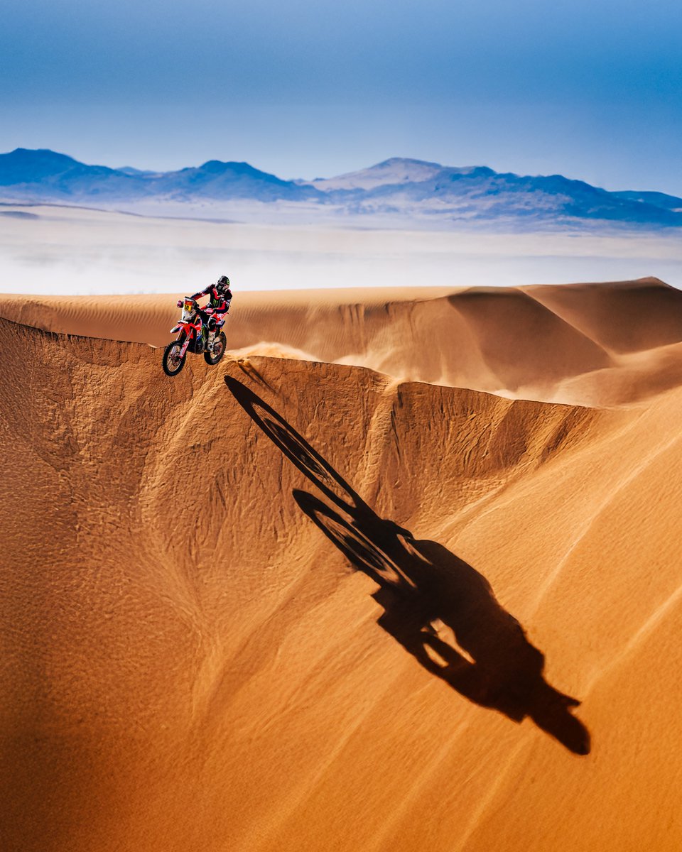Swinxy's tweet photo. La mejor foto del #Dakar2025 y tengo cero dudas. https://t.co/dDvkITwVHV