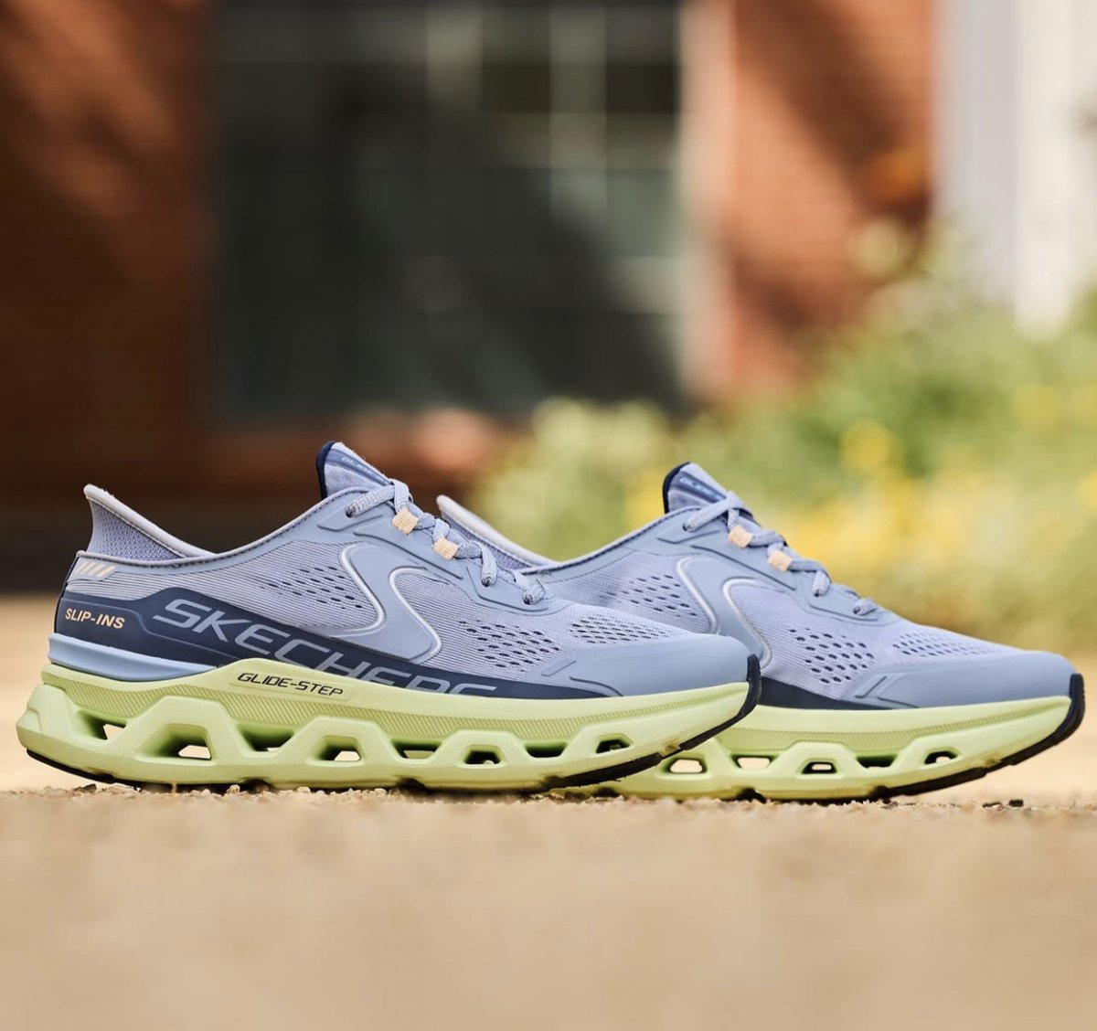 GoWaterGardens's tweet photo. Sliding into #2025 hands-free, with the Glide-Step, Hands Free Slip-ins, from Skechers! 👟 Perfect for those who are always on-the-go. ✨
#Skechers #HandsFree #SlipIn #TheWaterGardens https://t.co/PzDV5xmvie