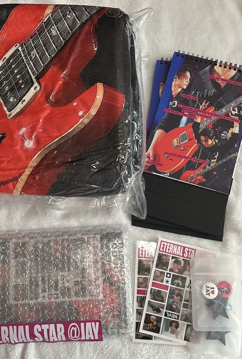 thank you <a href="/stunnin_jay/">stunnin’</a> !! everything arrived safely ❤️🎸