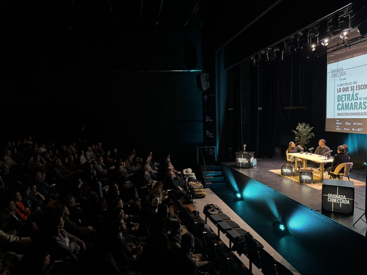 ‘Las plataformas son marcas que hay que vender, que valen más por marca que por las visualizaciones’ - afirma en #GranadaConectada Alberto Fernández, Director de <a href="/rtveplay/">RTVE Play</a> 💻 

¿Qué opináis vosotros sobre las plataformas? 👇