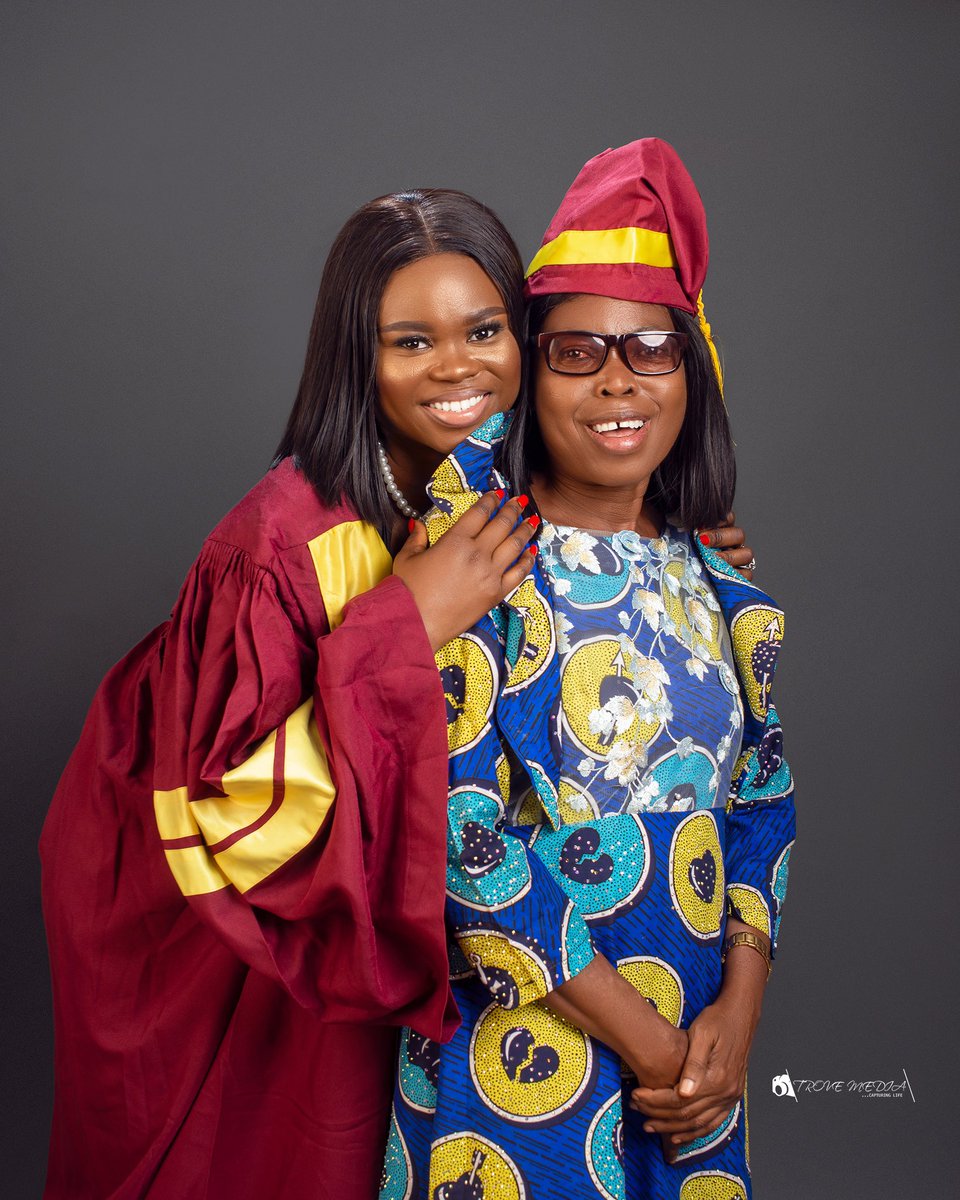 Funky_Lhola's tweet photo. Master of Public Administration 👩‍🎓
Another Degree hotter!

#MPA #UnilagConvocation https://t.co/E1MKXzUOLF
