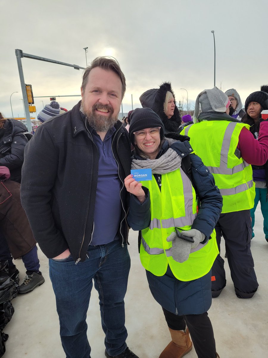 JonMorganYEG's tweet photo. Dropped by Dr Elder Francis Whiskeyjack School picket lines today. So many EAs here fighting for fair treatment & equity at work. We need to support them like they support our children in their essential work.
#YEG #SupportTheFrontline #SupportEducation #EducationSupport
@CupeAB https://t.co/leTCVrUv70