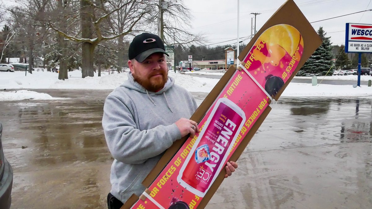 Congratulations to Timothy from our Whitehall Rd. location on winning the Sparkling ICE snowboard. Spend your coins on the Wesco App for your chance to win a Sparkling ICE snowboard.
#gowesco #winnerwinnerchickendinner #snowboarding