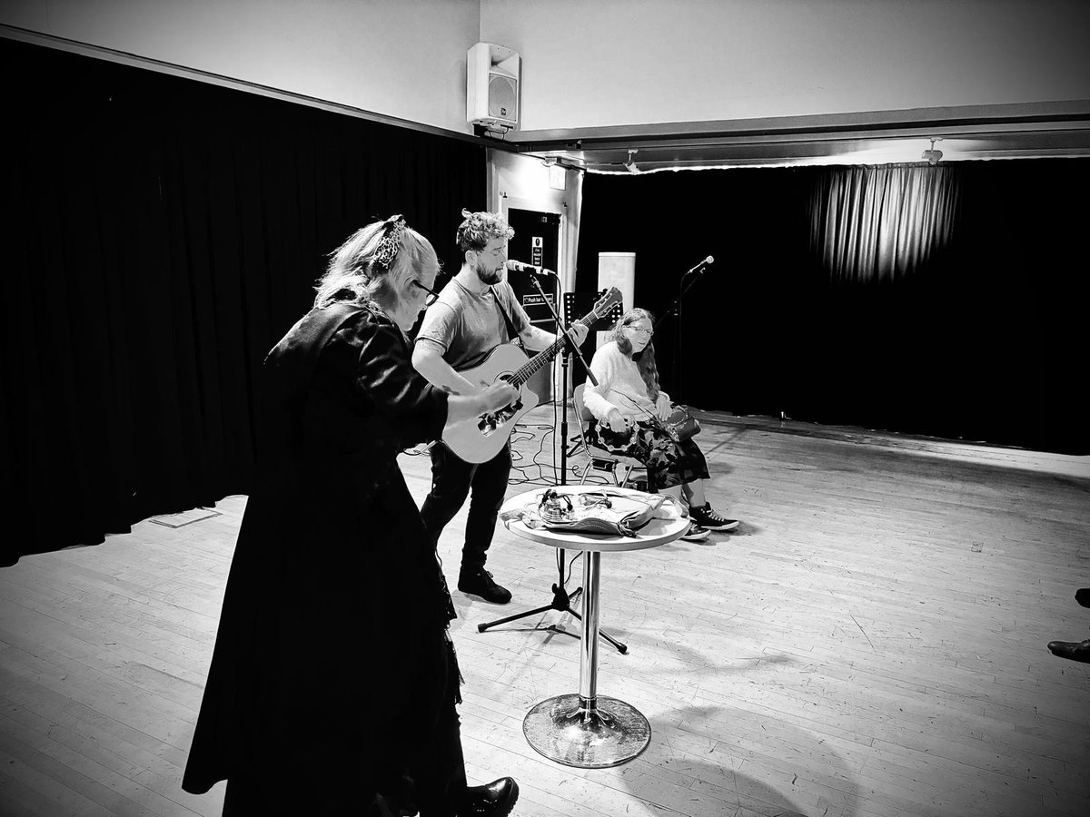 Michael Vickers performing with support from Dawn on bells and Jackie tambourine at our Smoothie Soundbites event this week at The <a href="/AttenboroughAC/">Attenborough Arts Centre</a> @LPTChair <a href="/LPTpatientexp/">@LPTpatientexp</a> <a href="/LPTnhs/">Leicestershire Partnership NHS Trust</a> <a href="/BrightSparksMH/">BrightSparksArts</a> <a href="/AngelaHillery/">Angela Hillery</a> @LPT_DeputyChair @LPT_EDI <a href="/AandHUHL/">Arts & Heritage University Hospitals Leicester</a> <a href="/WORDLesta/">WORD! – Tweets by Lydia Towsey & Abi Willock</a>