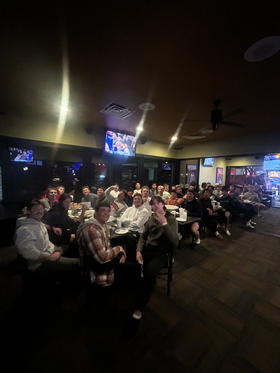 Yesterday our guys hit the links for some mini golf, and finished the day with another team dinner! ⛳️🍕 #lowestscorewinsingolf #ginohad3holeinones #pizzaisalwaysgood #thiscouldbeyou #memoriesthatlastalifetime