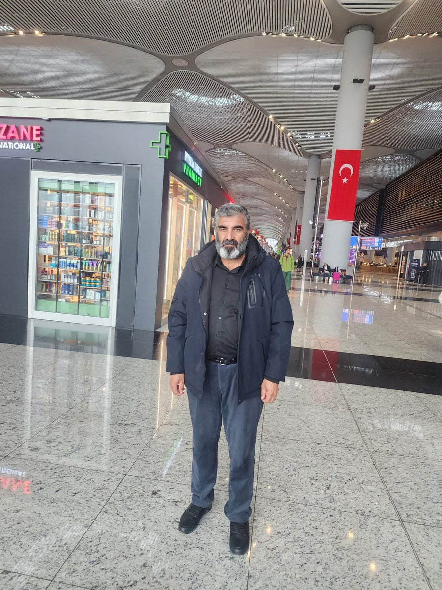 ahmetkabais's tweet photo. Bu babaya Tüm vicdanlı insanlar tek ses oldu ve ikinci savcı atandı dosyada yeniden soruşturma süreci başladı #RojinİçinHareketeGeç https://t.co/ioWlO6vEVa