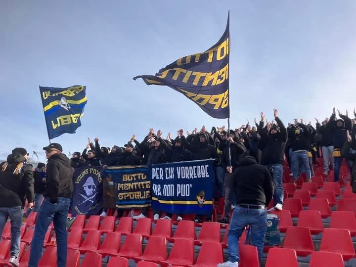 ultras1899_'s tweet photo. Ancona - Fermana #ospiti #ultras #Fermana #CurvaDuomo Serie D (12.01.25) https://t.co/fmFOqI2AYg