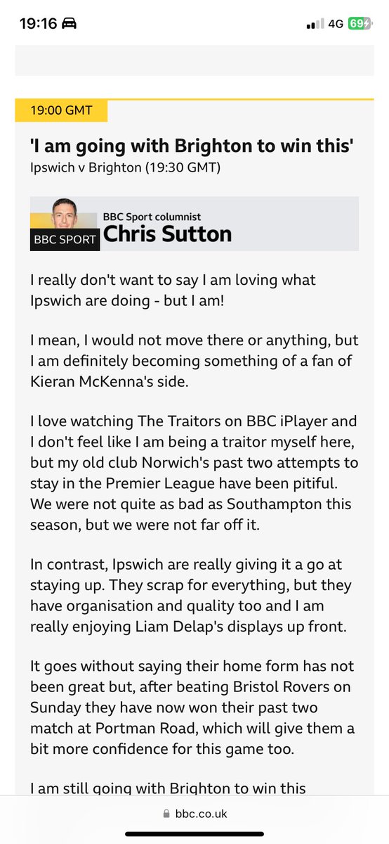 GoldenKeithA's tweet photo. @twtduk @IpswichTown       

Chris Sutton admiring East Anglia’s number 1 club #itfc https://t.co/rt2FHsWFWD