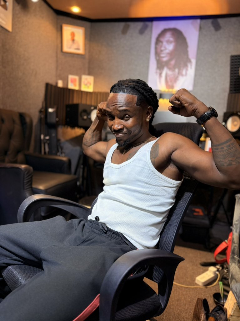 2025  D GOLDEN VOICE MOPAOONTOP