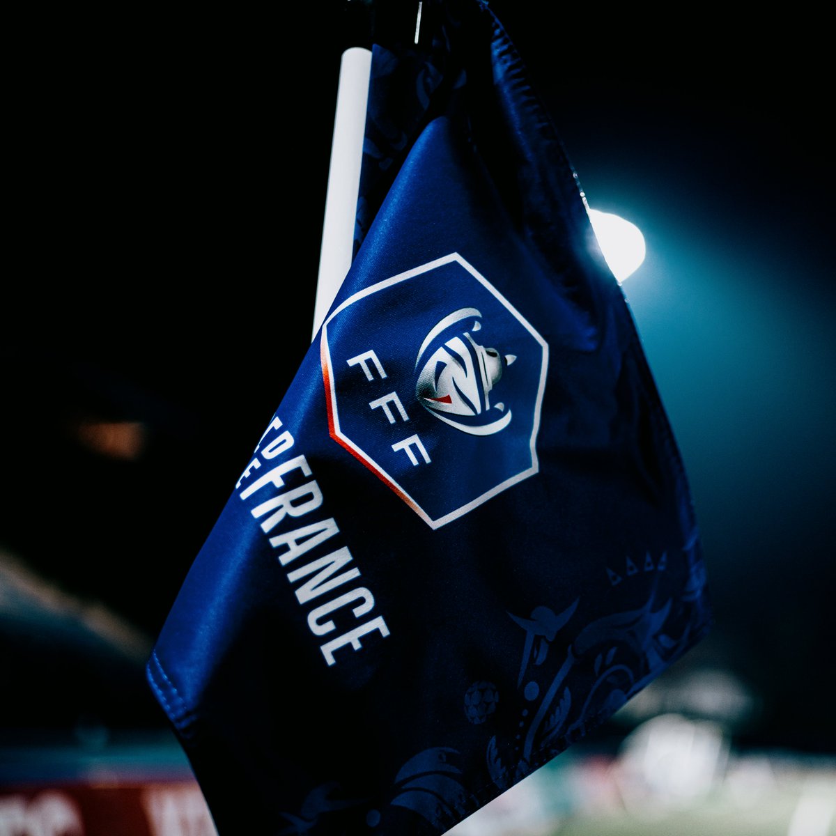 usldunkerque's tweet photo. 𝗖𝗼𝘂𝗽𝗲 𝗱𝗲 𝗙𝗿𝗮𝗻𝗰𝗲 🏆

En cas de victoire face à Haguenau, synonyme de qualification pour les 𝟴𝗲𝘀 de la Coupe de France de Football, nos « Bleu et Blanc » affronteront @losclive (L1) le 4 ou 5 février prochain. ⏳

Votre avis ? 🗣️

#TeamUSLD https://t.co/VI1Y9RqUWX