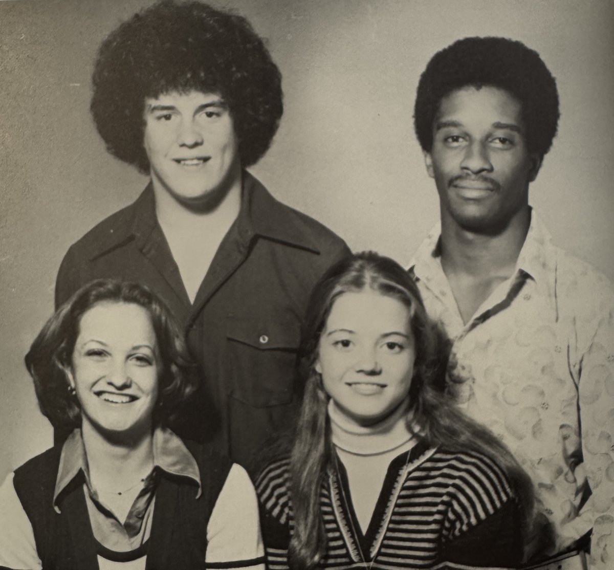 ⚡Throwback Thursday⚡

Check out who the "Senior Favorites" were from Wichita Falls High School in 1988!
🐺 Mary Lee
🐺 Karen Gillespie
🐺 Price Lowry
🐺 Steven Bobo