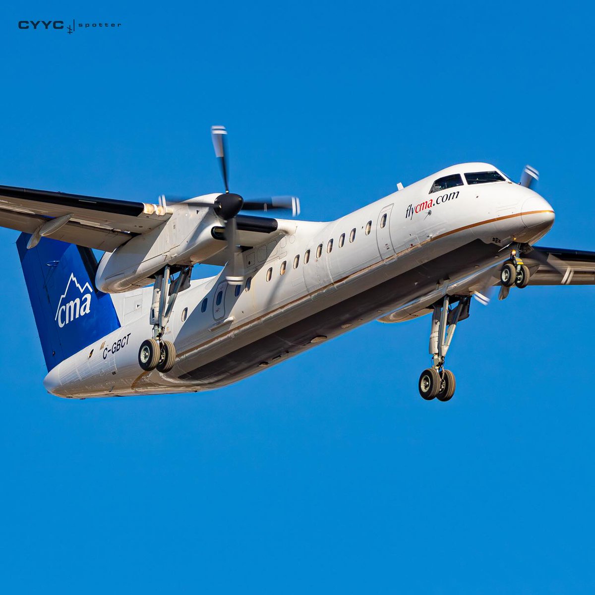 Dash 8's and clear skies—what more could you ask for? ✈️☀️ ⁠
⁠
#FlyCMA⁠
⁠
📷: @cyycspotter