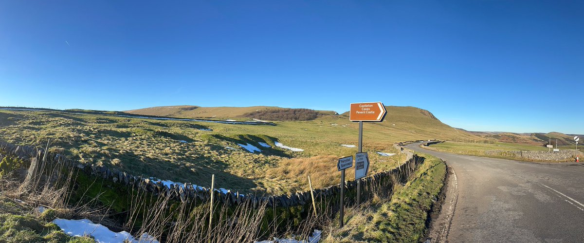 flashover788's tweet image. A fine winter circuit in the sunshine with remnants of last weeks snow #PeakDisfrct .. #winnatspass #SnakesPass #cycling 1200m up