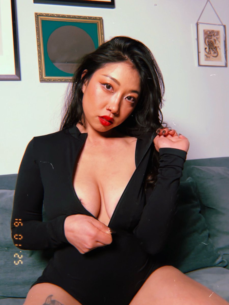 azalia_untold's tweet photo. I command, you obey, we repeat. It’s that simple.

#findom #findomme https://t.co/qi6EVg61GI