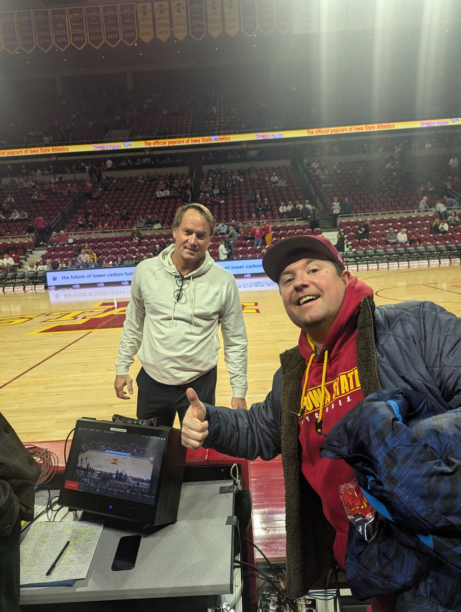 Khunt35's tweet photo. @HeatherRadio look who was at Hilton last night! https://t.co/R5cpuEYo53
