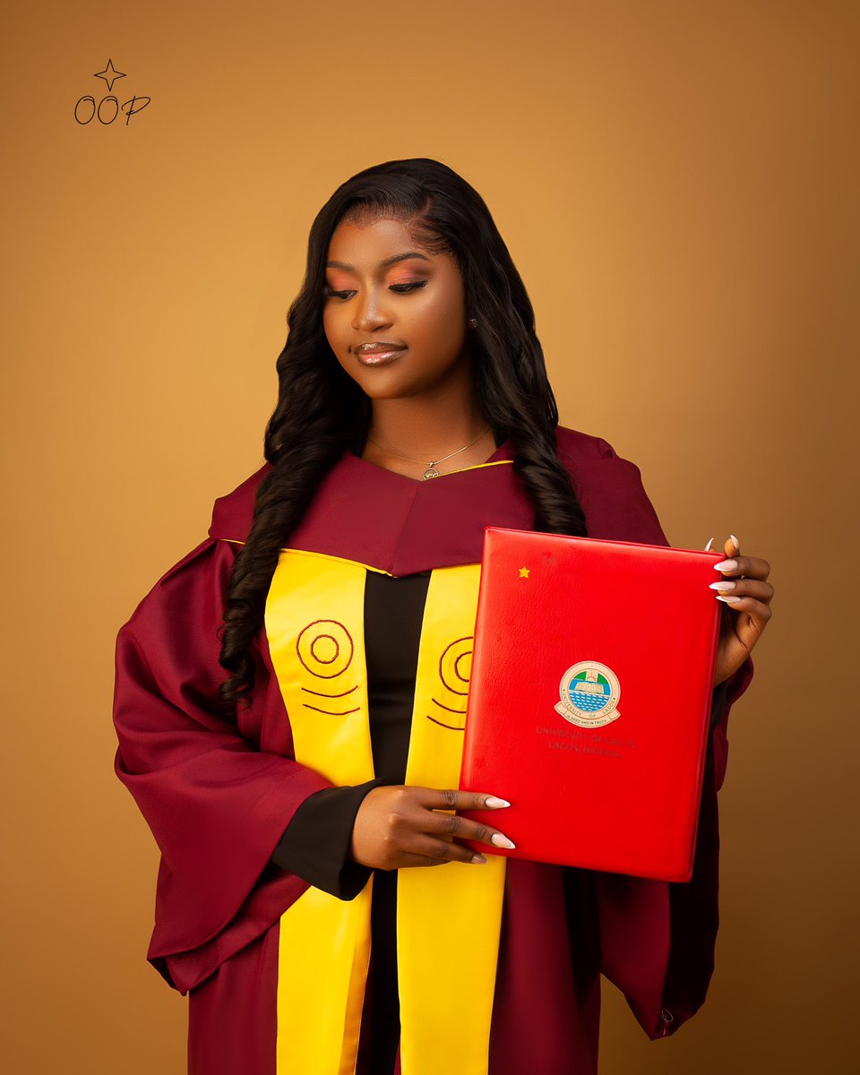 rellotasia's tweet photo. The journey wasn't easy, but every tear, every sacrifice, and every sleepless night has led to this moment! 🎓✨
Proud to graduate with a Bachelor of Science in Insurance (First Class Honours)
#GraduationDay #unilagalumni #convocation #UNILAG2024Convocation
#firstclassbaddie https://t.co/CJvx0iM9Dr