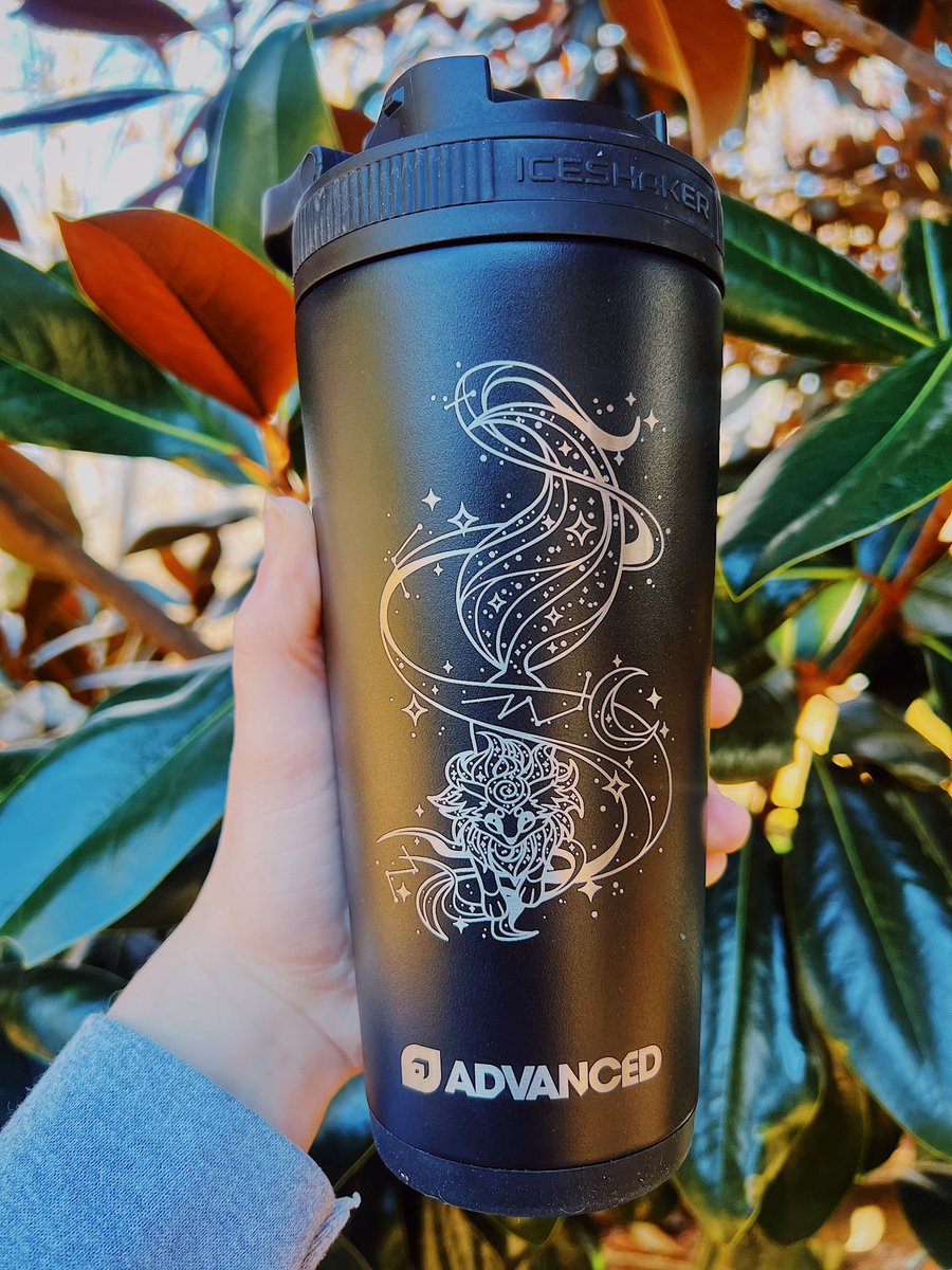 LindzVidzz's tweet image. 🌲✨🤍 ATTENTION ALL MY WOODLAND FRIENDS 🌲✨🤍

The LindzVidzz shaker cup with @ADVANCEDgg is now ✨LIVE✨

Catch this version of Foxeon on a shooting star and use code 💫 LINDZSHAKER for 10% off until Jan 23rd 💫  to make all your wishes come true 🌟 

(link in replies!!)