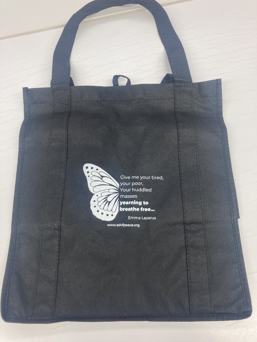 Like this bag? You can get a FREE one if you volunteer to Paper the Town!

Help distribute multilingual flyers and Know Your Rights information for a few hours on January 20th or January 21st!

Sign up here: forms.office.com/r/wxT7GG5uKX