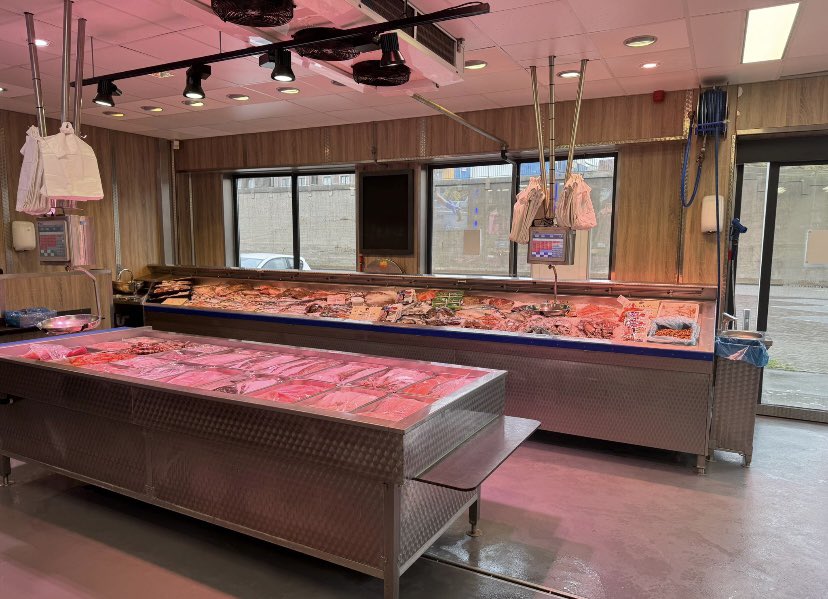 ecoseafood's tweet photo. We zijn van start gegaan! Nog even wennen en inrichten maar begin is er! Kom langs en geniet🐟🦪🦐🦞🦀Halkade 48 #IJmuiden #Noordzeevis https://t.co/5ochA98oA5