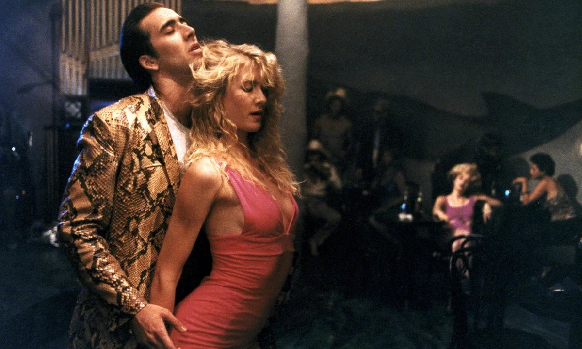Filmen David Lynch bør huskes for, er «Wild at heart» (1990). Den er vrengeversjonen av «Dirty Dancing» (1987), og et slags amerikansk svar til «Pierrot le fou» (1965) av Godard. En film jeg er usikker på har overlevd tidens tann, som «Leon» (1994). Må se den igjen.