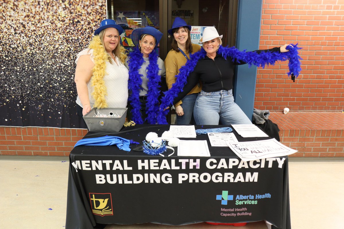 HolySpiritRCSD's tweet image. The Holy Spirit MHCB Team were at @SFleth yesterday speaking with students ahead of #BellLetsTalk Day. With exam's beginning next week, they were handing out information sheets focusing on stress relievers, coping skills and more!
#MentalHealth #hs4