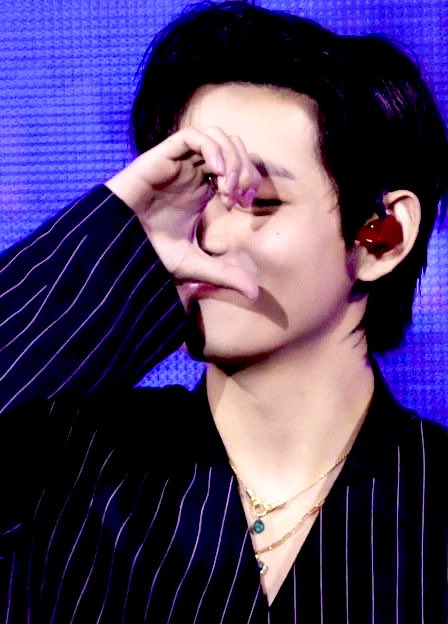 kthprettyhands's tweet image. :¨ ·.· ¨:          
 `· . i love you