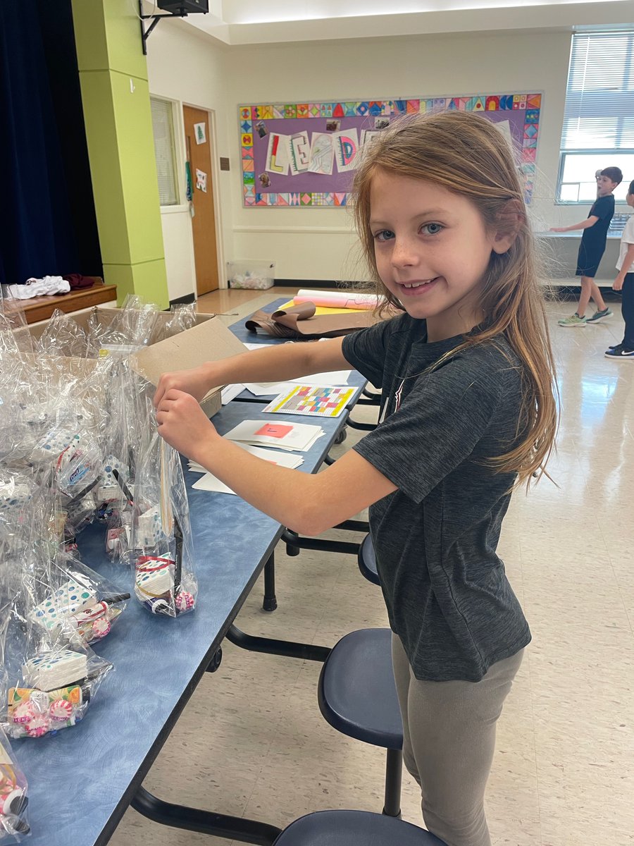 Today, the New Avenues students had an awesome community day! The students participated in a community service project inspired by Walker senior Ben Blackwood's experiences volunteering at a local nursing home. The students created care packages and notes for the residents.