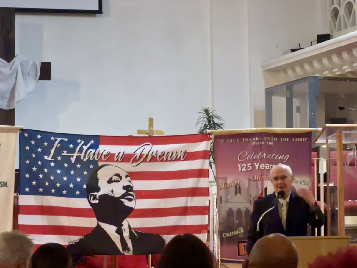 I had a great time attending the community presentation and meeting about childcare and early learning with the Miami-Dade Economic Advocacy Trust, David Lawrence, Jr., and several community organizations. We know our students’ chances of succeeding increase with high quality