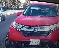 ¿Todavía no tienen los datos completos del dueño de la Honda CR-V placas NZT-16-85?
Me estás fallando, comunidad internet.