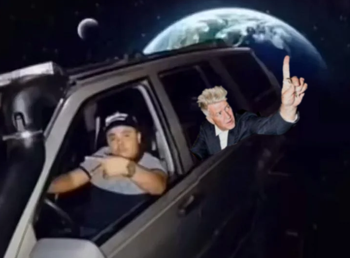 TripaTaquito's tweet photo. Cómo no va a estar bonito el cielo, si ahí está David Lynch. https://t.co/Vkb2tbrJw7