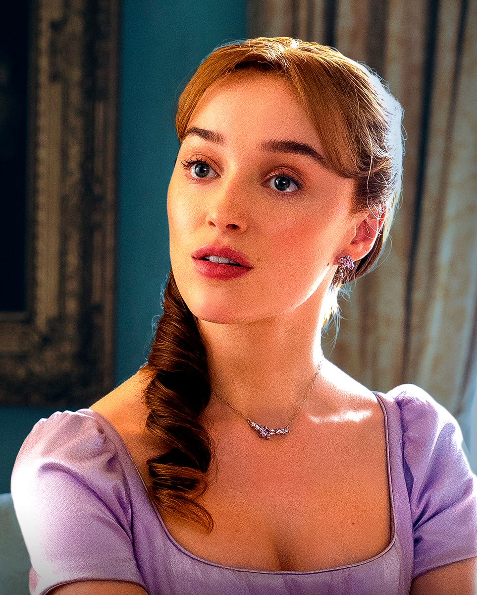 TheDirect's tweet photo. EXCLUSIVE: Phoebe Dynevor says that she has not been called to return for #Bridgerton Season 4:

"They've not called me yet... I'm still waiting for that call..." Details: https://t.co/3DKQv5spG0 https://t.co/iLO5Ob1l3o