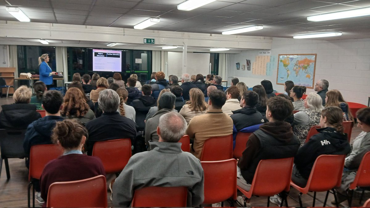 MillstreetCS's tweet photo. 🎓✨ What a great turnout tonight for our Careers Information Night!Huge thanks to our 6th Yr students, parents & especially Ms O'Leary for going through options like college, PLC, apprenticeships & work. Your future starts here! 🌟💼
#MillstreetCommunitySchool #LeavingCert2025 https://t.co/aSMNDOUqic