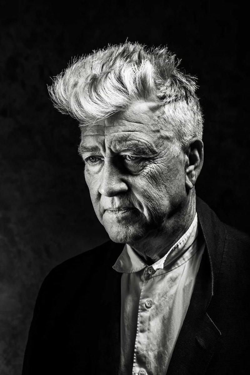 MovieCrazyP's tweet photo. Fallece David Lynch a los 78 años.

El destacado director, escritor y músico estadounidense es reconocido por obras cinematograficas como Eraserhead, The Elephant Man, Dune, Blue Velvet, Mulholland Dr. y Twin Peaks.

David Keith Lynch
20 de enero de 1946 - 16 de enero de 2025 https://t.co/tDQ4lzwGhf