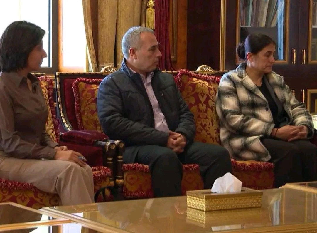 StandwithKurds's tweet photo. Significant meeting between His Excellency @masoud_barzani, legendary leader in Kurdistan Region and General @MazloumAbdi,commander of SDF This is more than a mere photo op. The majority of Kurds in Syria have always sought normal relations with Damascus and neighboring countries https://t.co/nhjalM0DW3